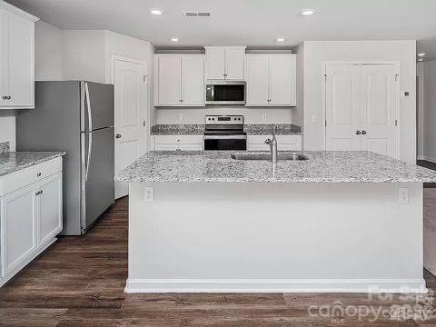 1737 Nia Rd, Charlotte, NC 28215