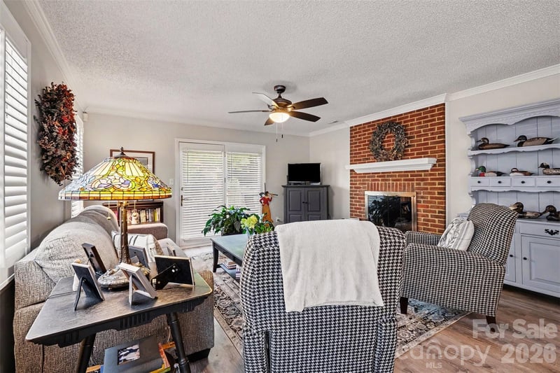 8427 Coulwood Oak Ln, Charlotte, NC 28214