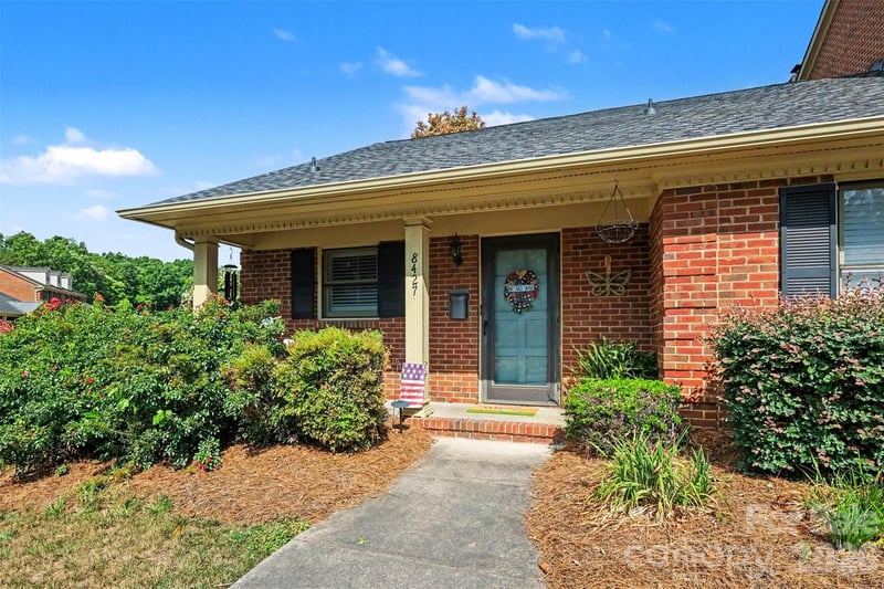 8427 Coulwood Oak Ln, Charlotte, NC 28214