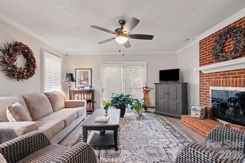 8427 Coulwood Oak Ln, Charlotte, NC 28214
