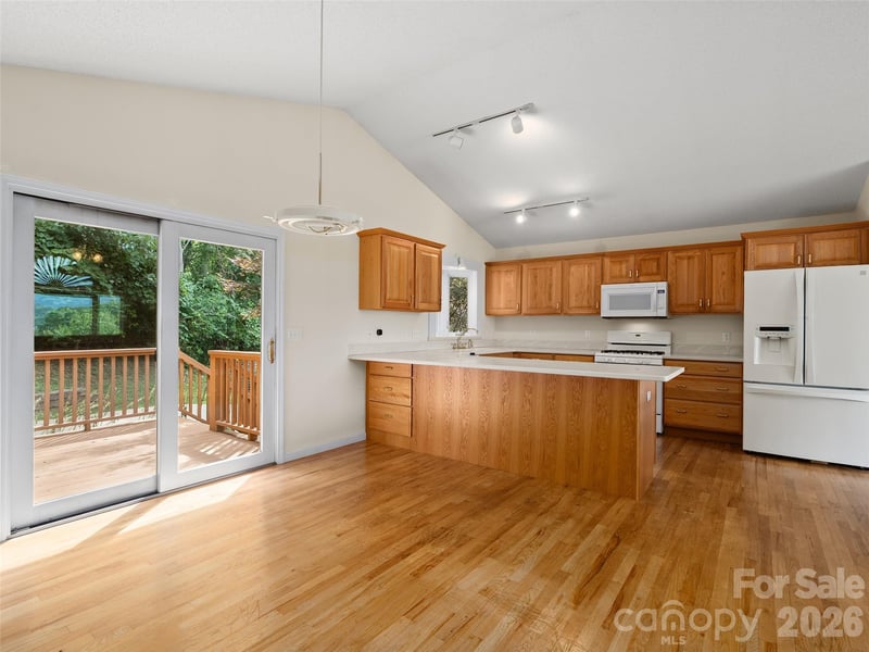 415 Knollwood Dr, Waynesville, NC 28786