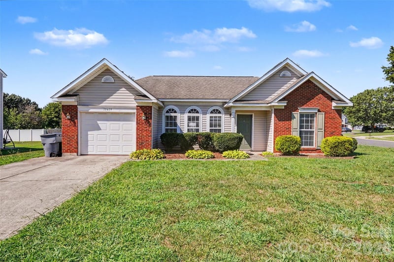 10439 Green Hedge Ave, Charlotte, NC 28269