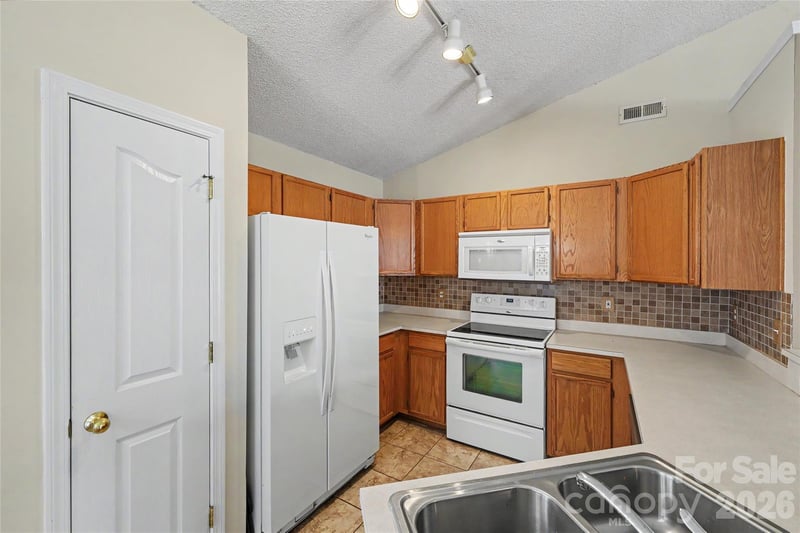 10439 Green Hedge Ave, Charlotte, NC 28269