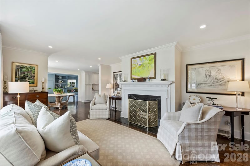 246 Canterbury Rd, Charlotte, NC 28211