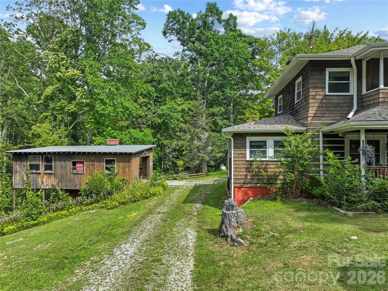 3151 Bearwallow Rd, Hendersonville, NC 28792