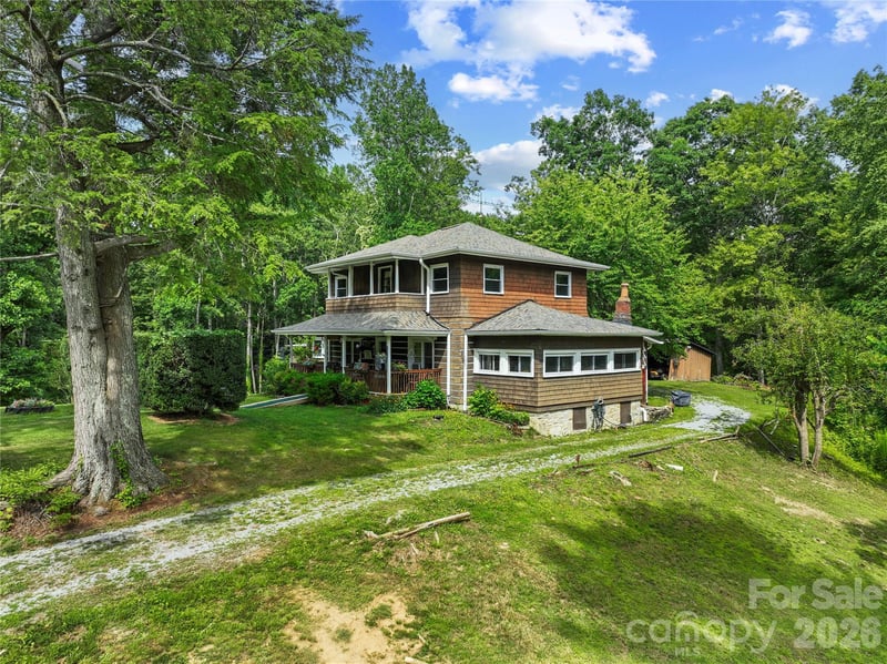 3151 Bearwallow Rd, Hendersonville, NC 28792