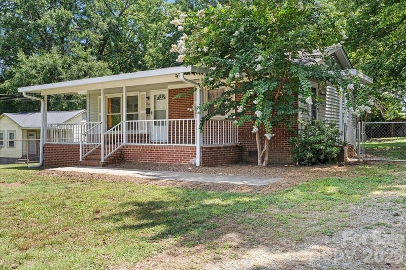 208 Tomberlin Rd, Mount Holly, NC 28120