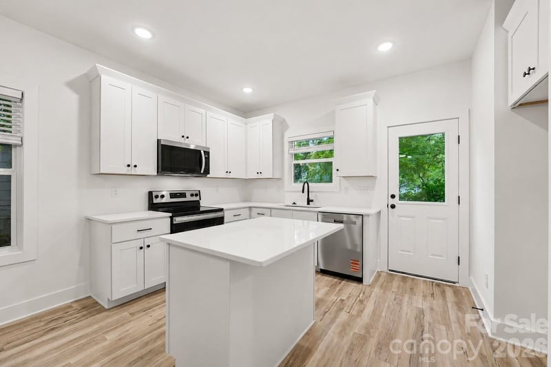 1327 4th St, Statesville, NC 28677