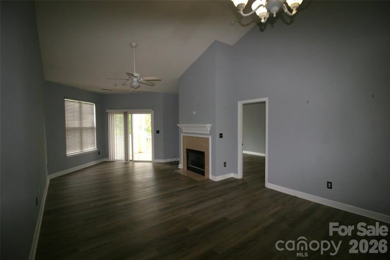 797 Peninsula Dr, Davidson, NC 28036