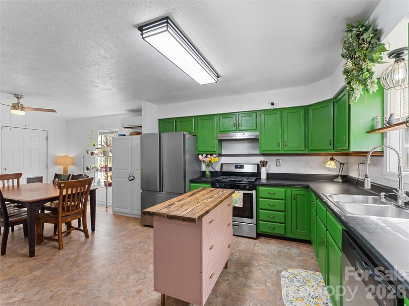 105 Big Bear Dr, Pisgah Forest, NC 28768