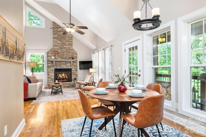 15 Happy Crow Ln, Asheville, NC 28805
