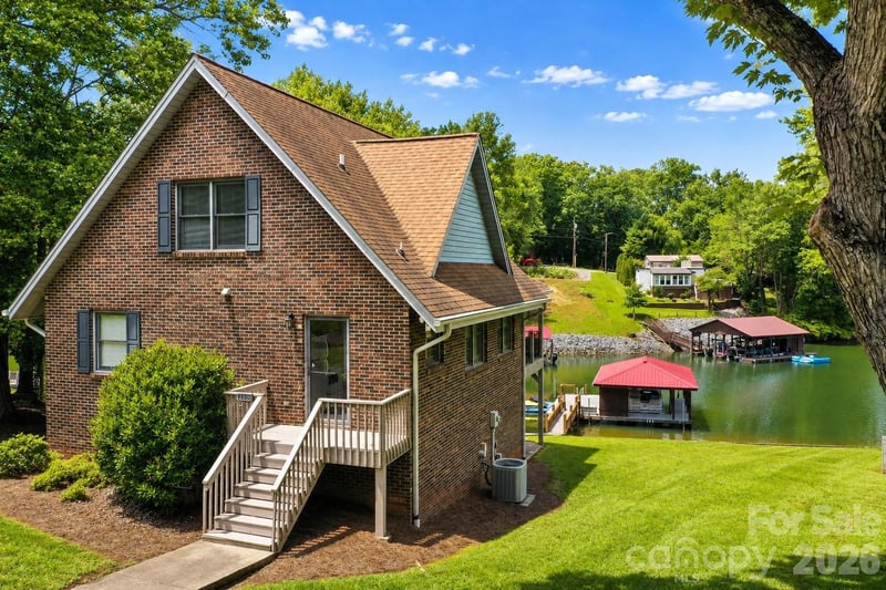 6203 Vandresser Point, Hickory, NC 28601