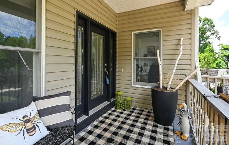 77 Carriage West Dr, Hendersonville, NC 28791