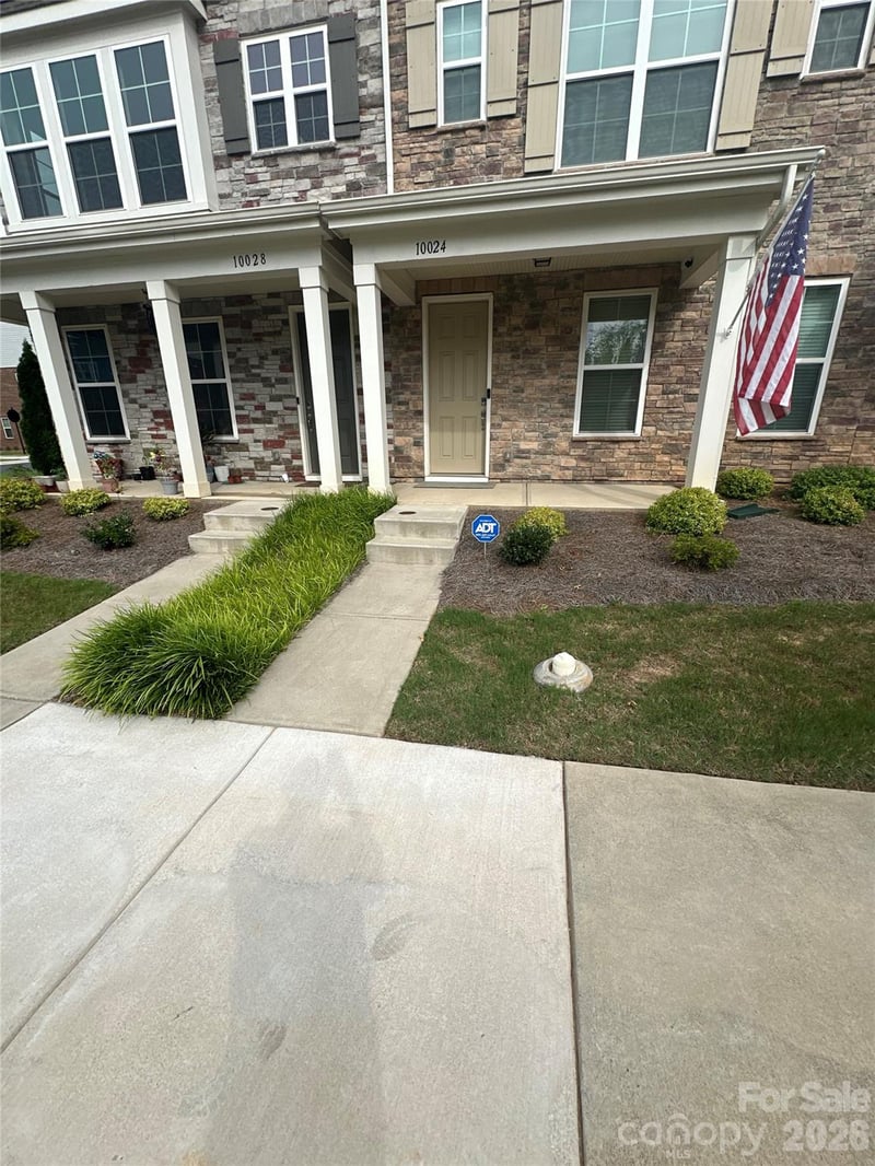 10024 Hemingway Pl, Charlotte, NC 28227