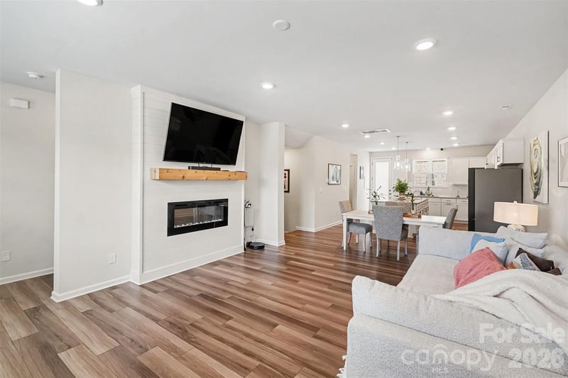 10024 Hemingway Pl, Charlotte, NC 28227