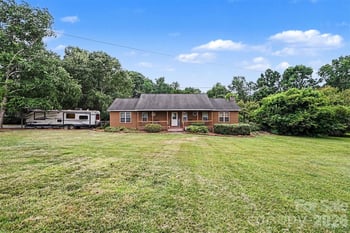 3999 Fincher Rd, Matthews, NC 28104