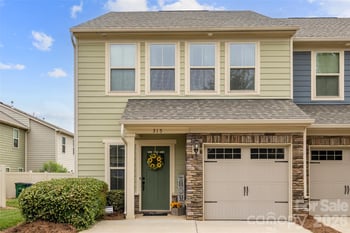 315 Scenic View Ln, Matthews, NC 28104