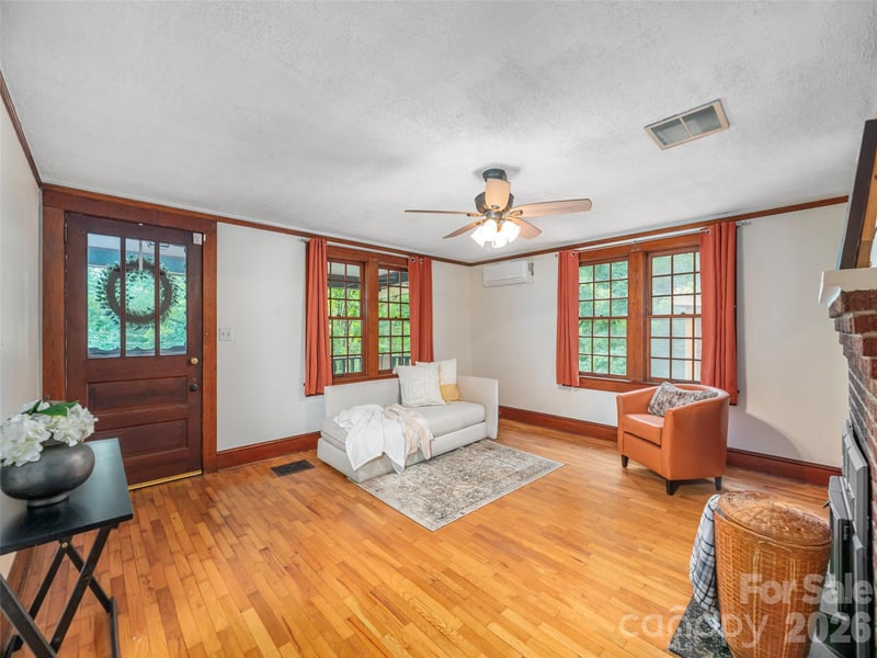5249 Old Clyde Rd, Clyde, NC 28721