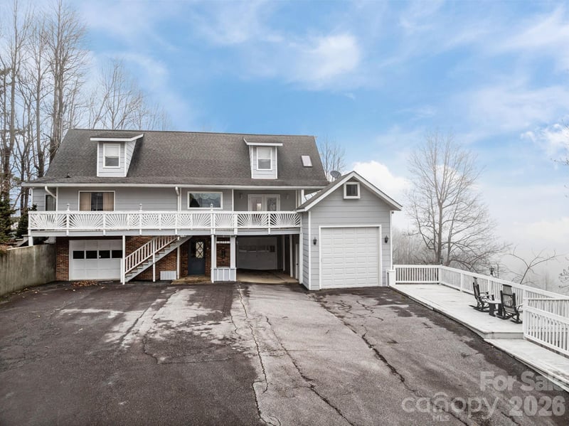 6777 Pinnacle Mountain Rd, Zirconia, NC 28790