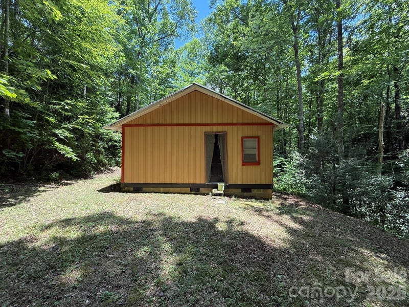 181 Lyman Ln, Rosman, NC 28772
