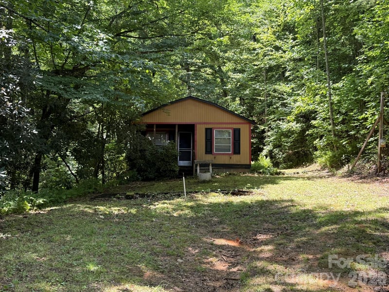 181 Lyman Ln, Rosman, NC 28772