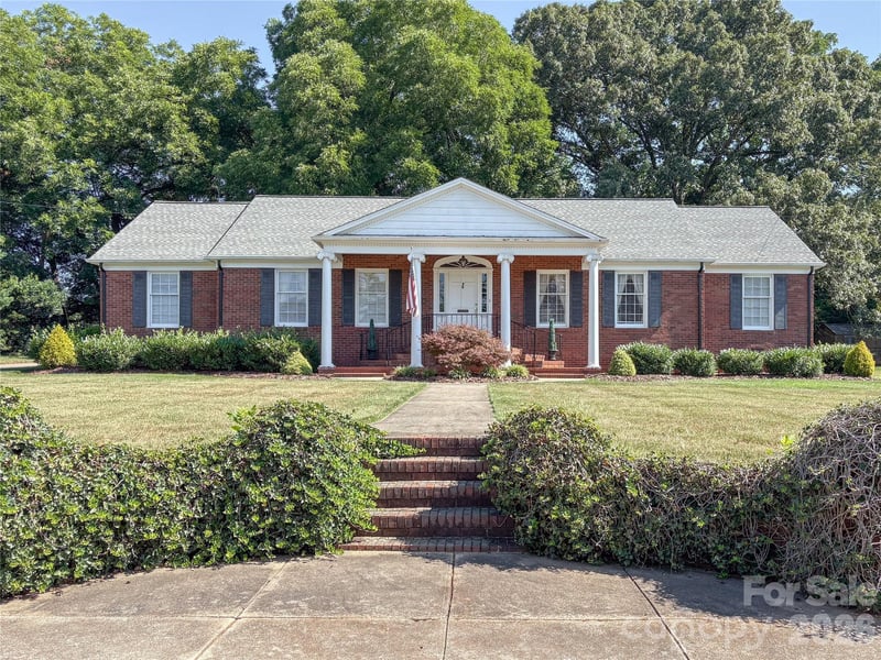 412 Ridgeway Ave, Statesville, NC 28677