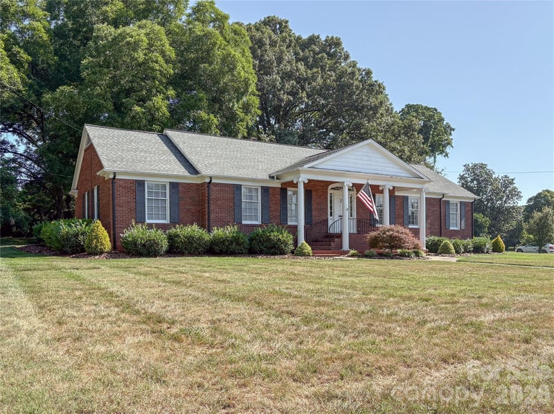412 Ridgeway Ave, Statesville, NC 28677