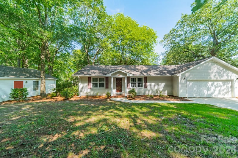 1077 Shore Dr, Lancaster, SC 29720