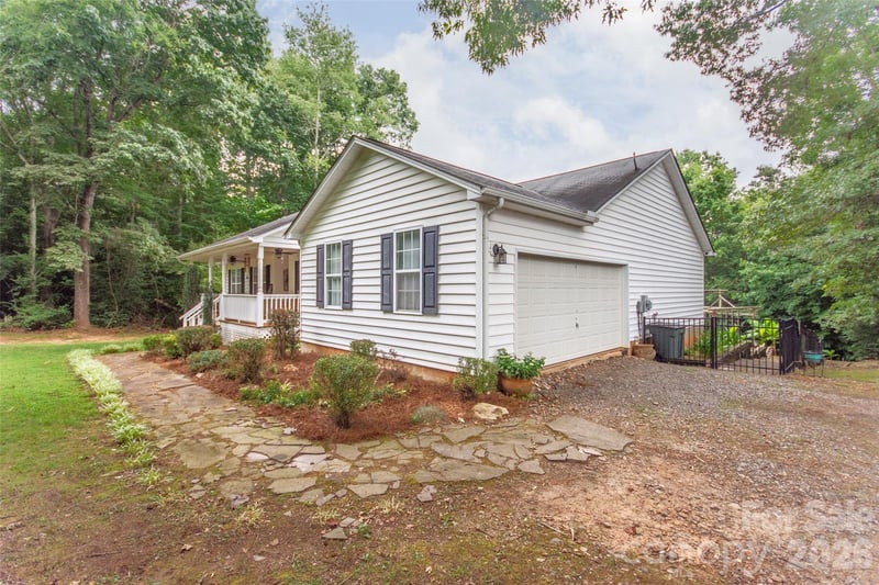 588 Abbeydale Rd, Harmony, NC 28634