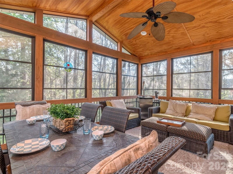 12103 Crescent Run Ct, Charlotte, NC 28277