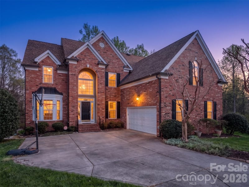 12103 Crescent Run Ct, Charlotte, NC 28277