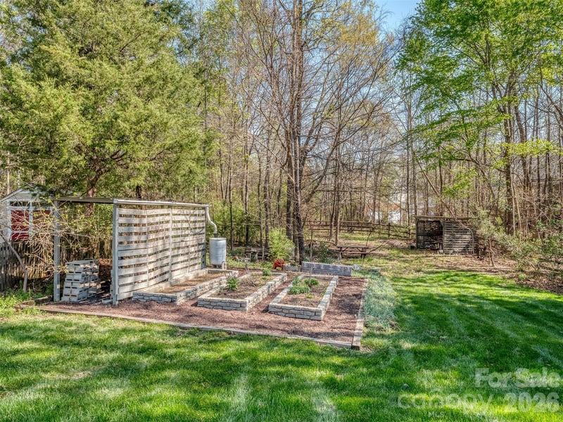 12103 Crescent Run Ct, Charlotte, NC 28277