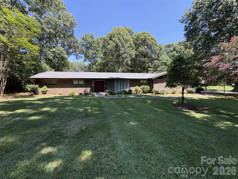 107 Augusta Dr, Statesville, NC 28625
