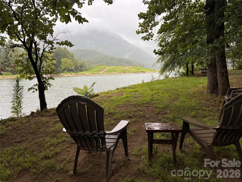167 Sheridan Ln, Lake Lure, NC 28746