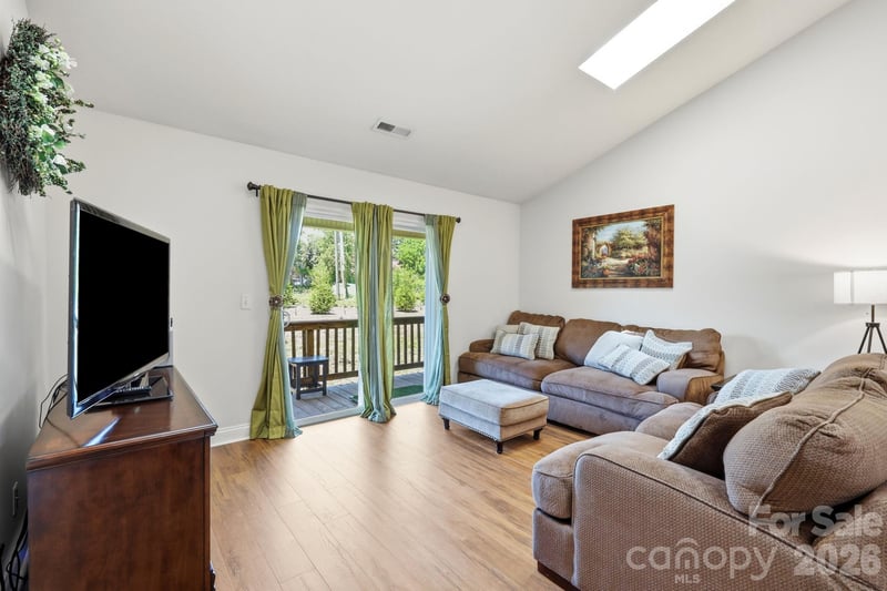 123 Foxden Dr #202, Fletcher, NC 28732