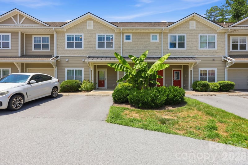 123 Foxden Dr #202, Fletcher, NC 28732
