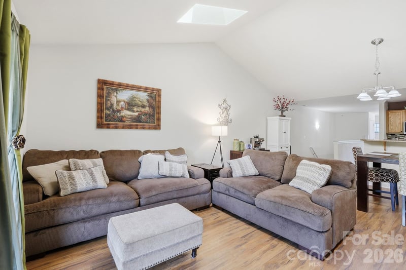 123 Foxden Dr #202, Fletcher, NC 28732