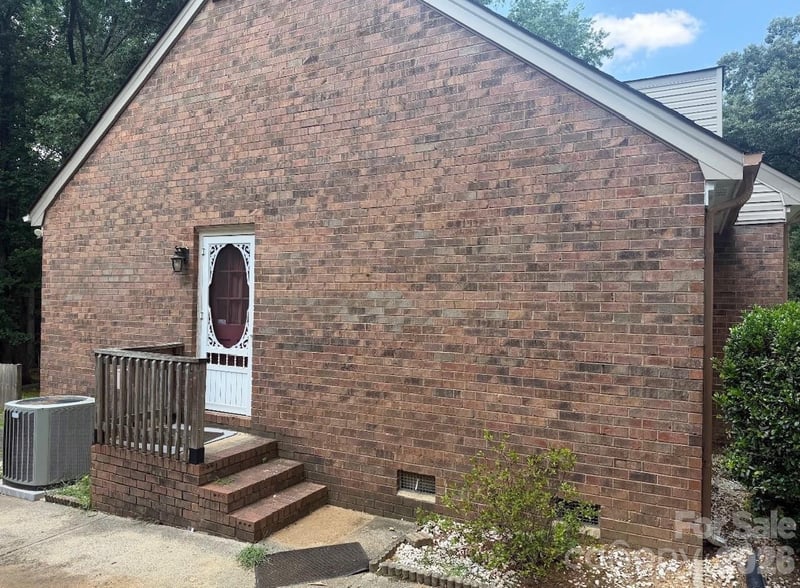 9112 Hinson Dr, Matthews, NC 28105
