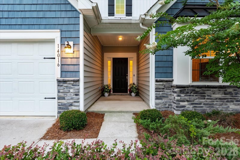 14016 Southbridge Forest Dr, Charlotte, NC 28273