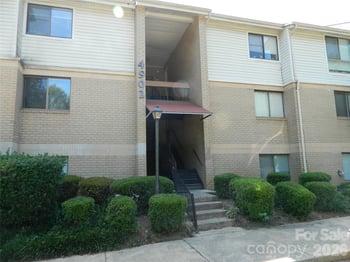4902 Spring Lake Dr, Charlotte, NC 28212