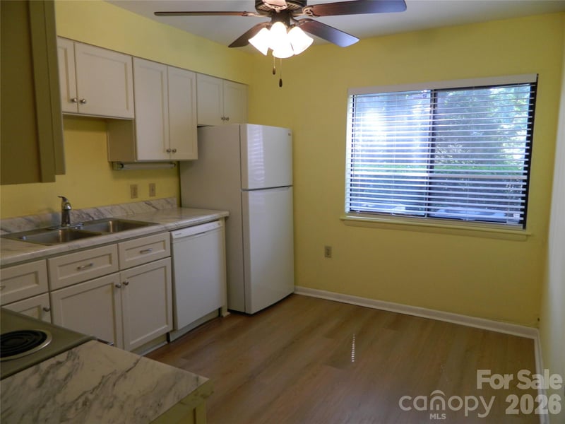 4902 Spring Lake Dr, Charlotte, NC 28212