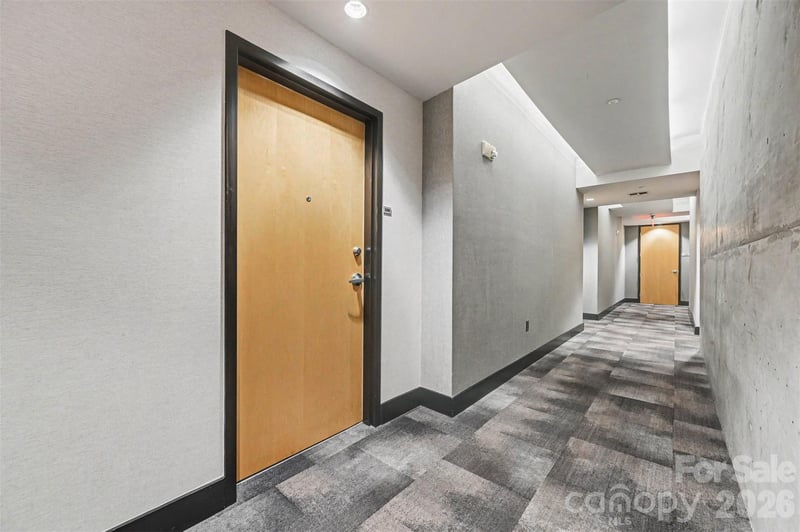 210 Church St #2204, Charlotte, NC 28202
