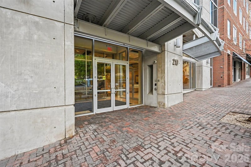 210 Church St #2204, Charlotte, NC 28202