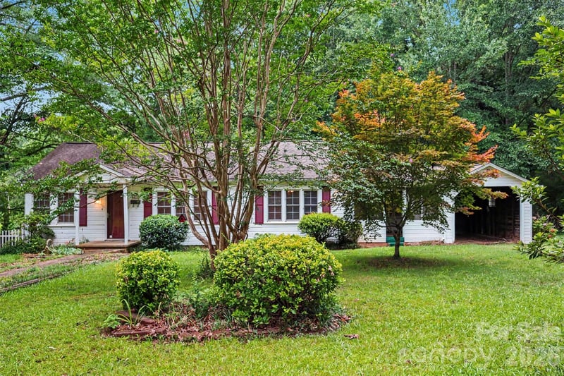 515 Hill St, Dallas, NC 28034