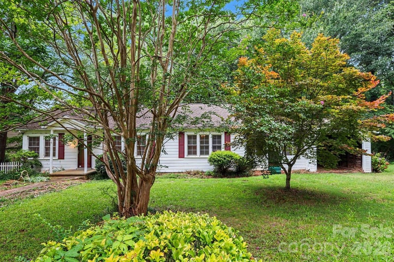 515 Hill St, Dallas, NC 28034