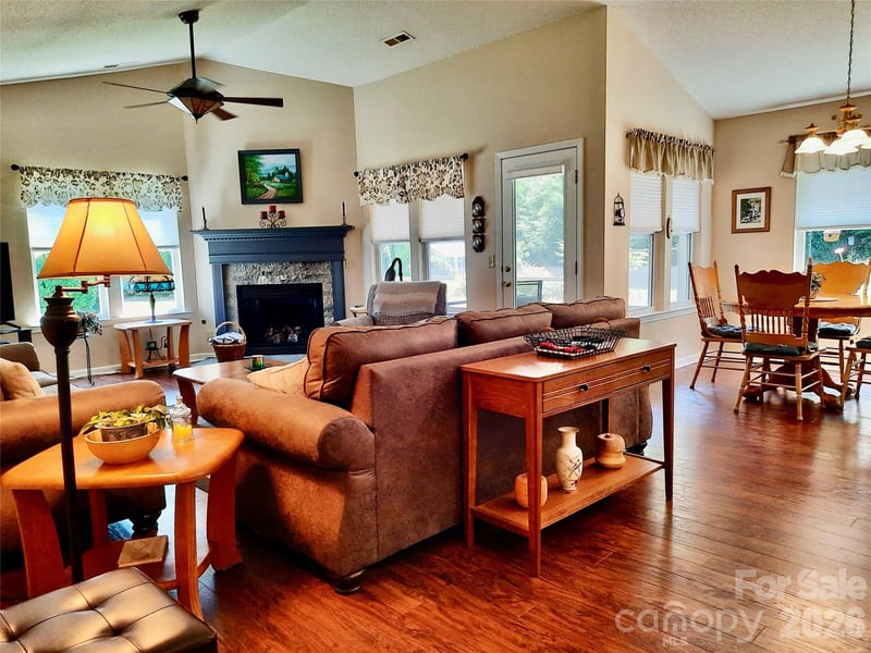 208 Snowy Egret Way, Hendersonville, NC 28792