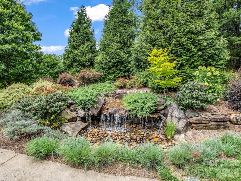 153 Glenn Ct, Mill Spring, NC 28756