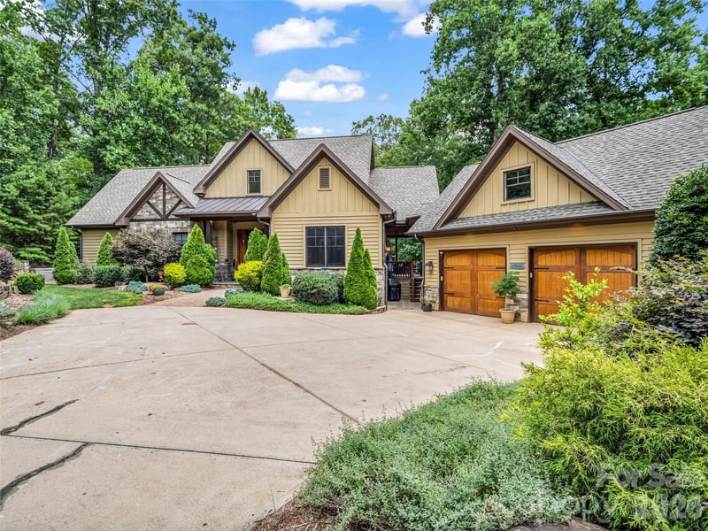 153 Glenn Ct, Mill Spring, NC 28756