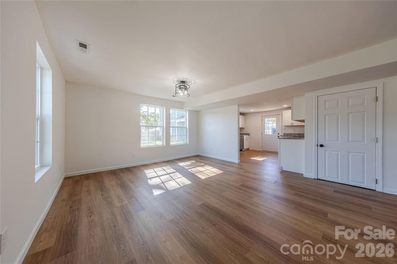 214 Washington Ave, Bessemer City, NC 28016