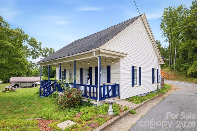302 Catawba Ave, Hickory, NC 28601